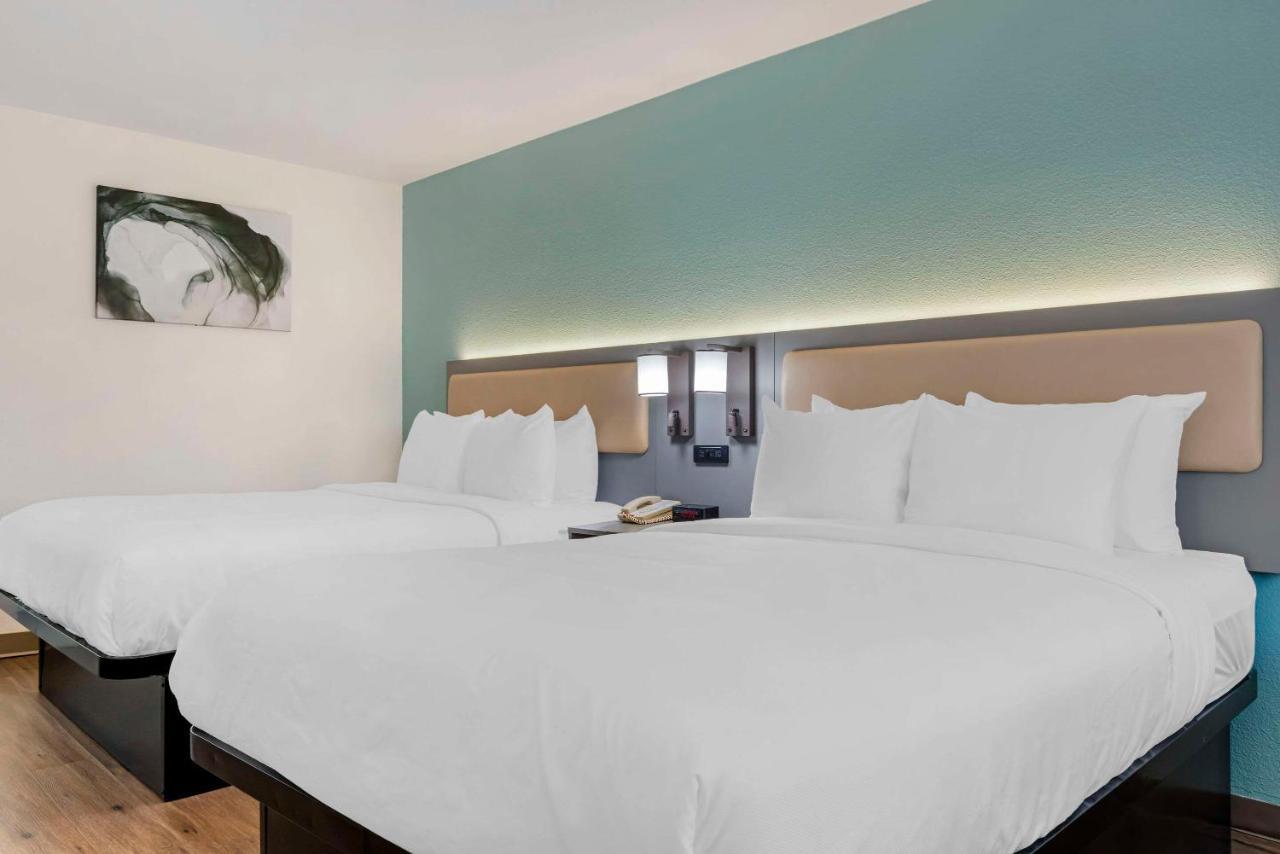 Comfort Sea World Area Inn 3*